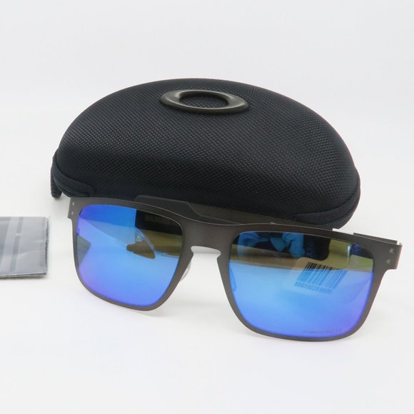 Display Model:  OO4123-0755 Oakley Holbrook Gunmetal Metal Blue Prizm. - Picture 1 of 5